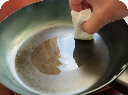 フライパン・鍋の油拭き
